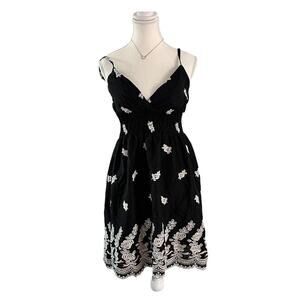 She’s Cool TM Size Medium 100% Cotton Vintage Embroidered Sun Dress